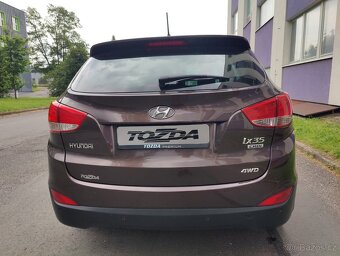 Hyundai iX35 2,0 CRDi 4WD + pneu - 4