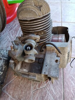 2 MOTORY - SKÚTR MANET - 4