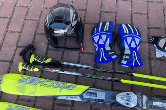 Lyže vázání lyžáky, hůlky, přilba, brýle, rukavice - 4