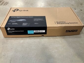 16 portovy switch - 4