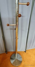 Kovový věšák na oblečení - 4