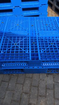 Palety plastové - 4