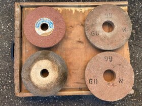 Nářadí, přístroje, náhradní díly a materiály z dílny - 4