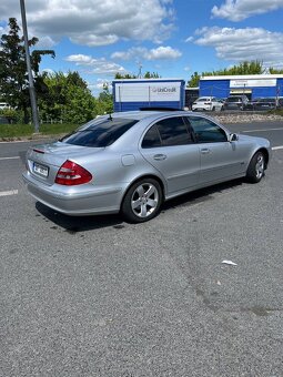 W211 Mercedes - 4