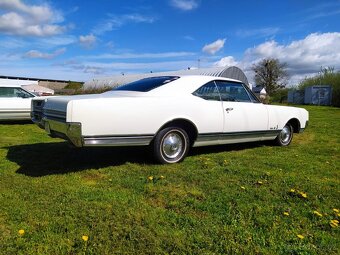 1965 Oldsmobile Delta 88, 2Door - 4