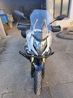 CF Moto 650MT - 4
