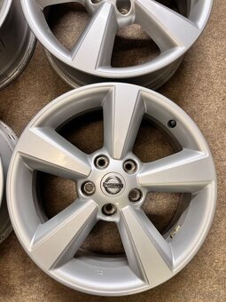 5x114,3 R17 originál alu Nissan Qashqai - ET 40 - - 4