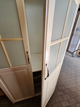 Šatní skříň IKEA smetanová výška 235 cm, šířka 100 cm, hloub - 4