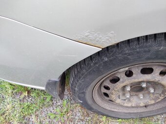 Mazda 5. Benzin 1,8 na náhradní díly. - 4