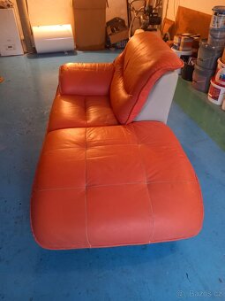 Daruji za odvoz a lahev vina velmi zachovalý gauč. - 4