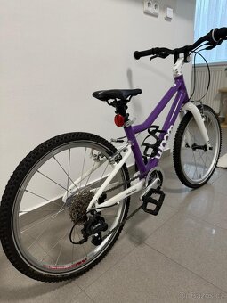 Woom 4 - fialová - 4