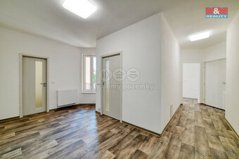 Prodej bytu 4+1, 121 m², Cheb, ul. Májová - 4