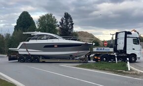 Motorová jachta SEALINE S335 - 4