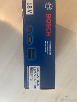 Bosch baterie + nabíječka - 4