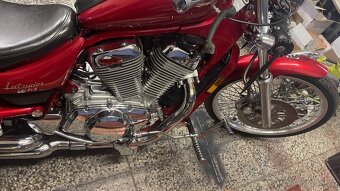 Suzuki Intruder VS800 - 4