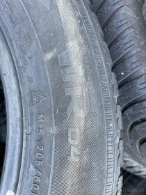 4xZimní pneu Nokian WRD4 205/60 R16 97H - 4