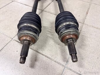 Přední poloosy Subaru Impreza Forester WRXSTI GC/GD/GG 5x100 - 4