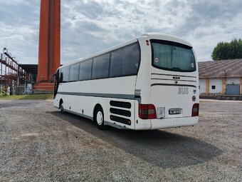 Man Lion's Coach - 4