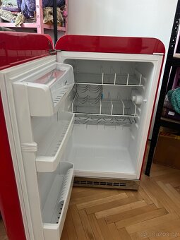 SMEG FAB10 lednice - červená - top stav - 4