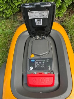 Stiga A750 - předváděcí bezdrátová robotická sekačka - 4