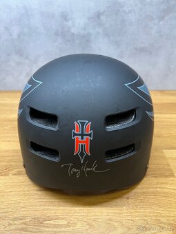 Helma na kolo, brusle, skateboard Bell - 4