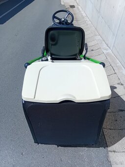 Prodám zahradní traktor Rider Etesia Bahia 16Hp Hydro - 4