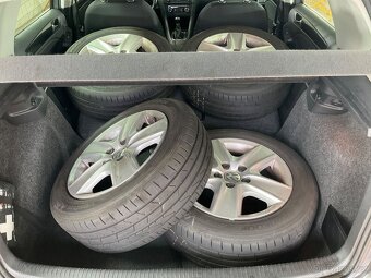 Volkswagen GOLF 6 VI 1.6Mpi 75 KW COMFORTLINE VYHŘ. SEDADEL - 4