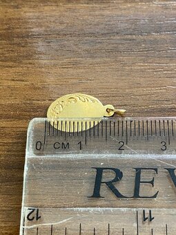 Zlatý přívěsek - 4