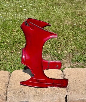 Jawa ČZ 125 175 - podsedlové plechy žábry - 4