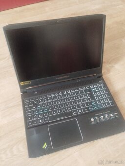 Acer Predator Helios 300 Abyssal Black kovový - 4