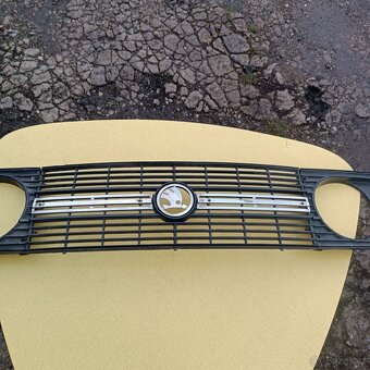 Škoda 120 LS přední maska - 4