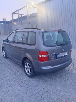 Volkswagen Touran - 4