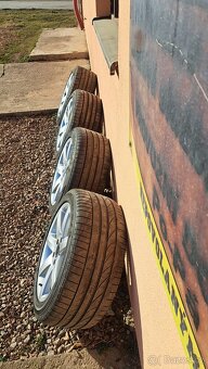 ALU KOLA R17 MERCEDES, LETNÍ PNEU TOP STAV - 4