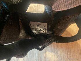 Přilba na kolo s/m 54-59cm s blikačkou - 4