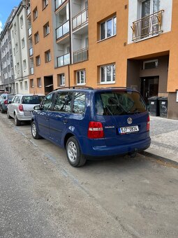 Volkswagen Touran - 4