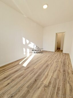 Pronájem zrekonstruovaného bytu 2+kk, 67,80m2, na ulici Anto - 4