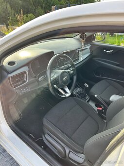 Rio 1.0 T-GDI , 88kW - 4