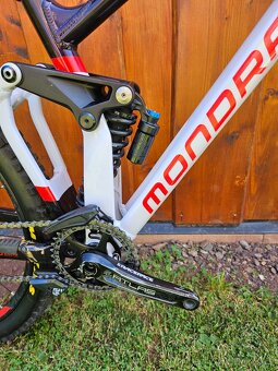 Mondraker summum DH - 4