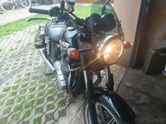 Triumph Bonneville 900 SE - 4