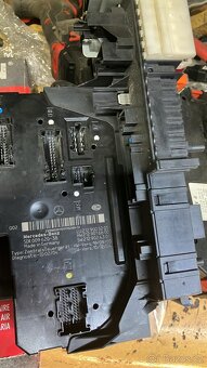 Mercedes W221/CL 216 Pojist. skřínky-moduly SAM. - 4