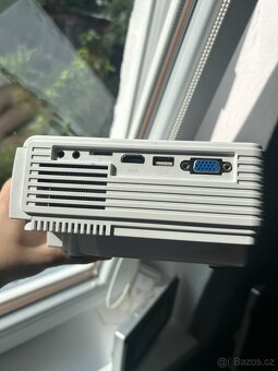 LED dataprojektor AKATUO – USB, LCD, Full HD - 4