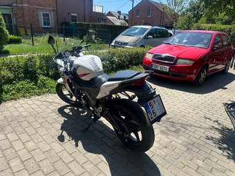 Honda CBR 125R - 4