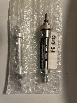 Pneumatický válec SMC CD 85N10 - 4