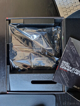 Asus ROG Strix B760-F gaming WiFi - 4