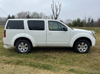 Nissan Pathfinder 2.5DDTi 4x4 - 4
