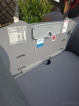 Člun s motorem 5hp - 4