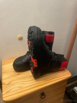 Těžařské neprořezné boty - 4