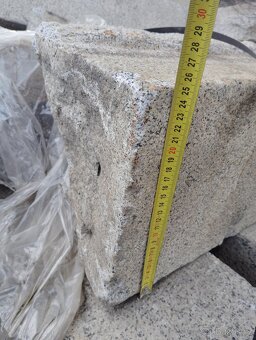 Prodám žulové obrubníky - 4