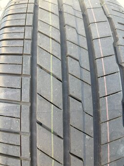 Pneu Hankook 235/55 R19 - 4