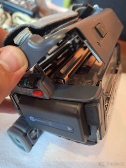 Sony DCR-TRV270 Hi8 - 4
